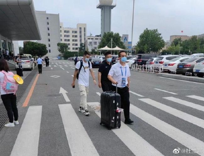 情绪低落的少年