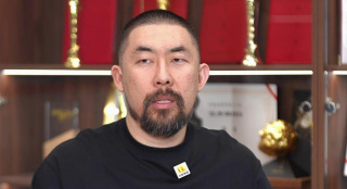 二次元美女露胸